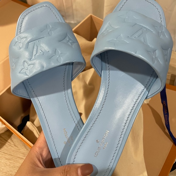 Revival leather mules Louis Vuitton Blue size 37 EU in Leather